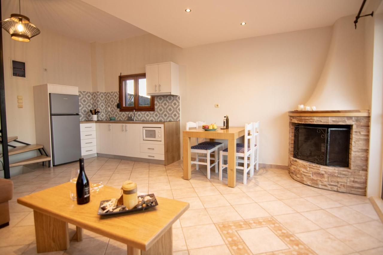 The Island House - Family Size Apt - Overlooking The Aegean - 3 Steps From The Beach Mochlos Buitenkant foto