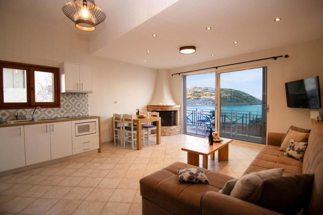 The Island House - Family Size Apt - Overlooking The Aegean - 3 Steps From The Beach Mochlos Buitenkant foto