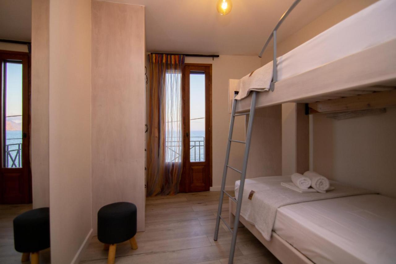 The Island House - Family Size Apt - Overlooking The Aegean - 3 Steps From The Beach Mochlos Buitenkant foto